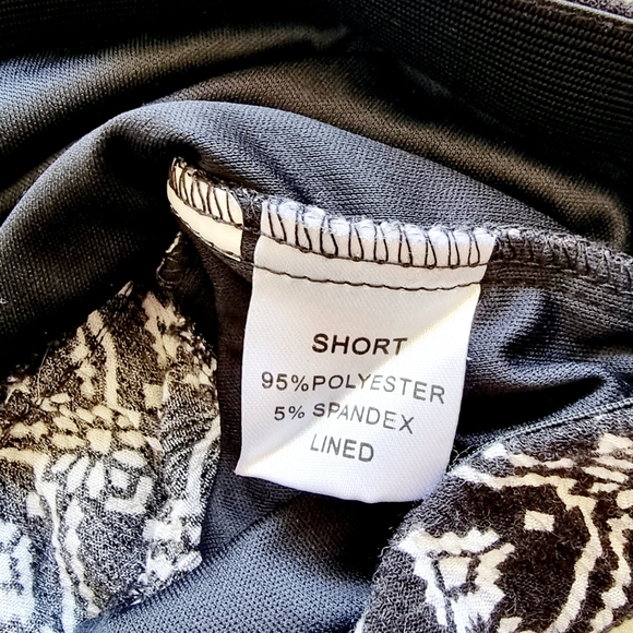 Black + white Y2k low sitting summer beach shorts with frill edges fits AU 4-10 - Picture 7 of 7